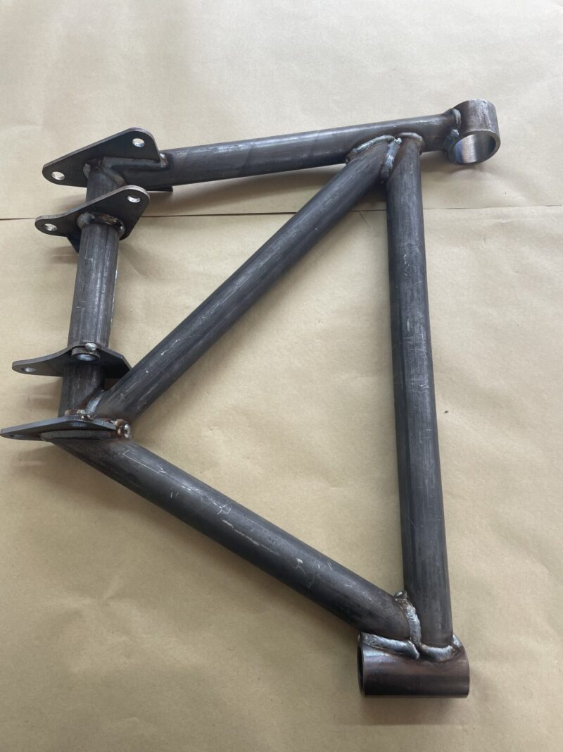 Wishbone RH rear lower big bush - Image 2